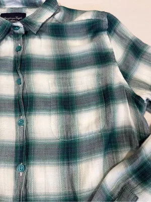 American Eagle Outfitters Boyfriend Fit Green Plaid Flannel Small Long Sleeve thumbnail 6
