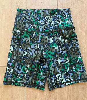 Aerie Offline high-rise biker shorts in a blue and green leopard print size m thumbnail 1