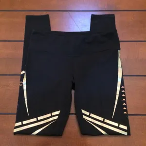 Alo airbrush legging gold black medium thumbnail 2