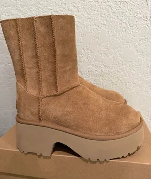 UGG women’s Classic Twin Seam New Heights Boots size 9 New thumbnail 1