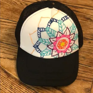 Hat thumbnail 1