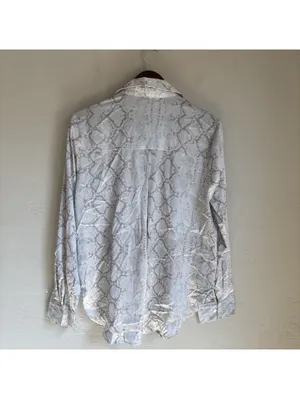NWT Blue B Collection Womens Small Grey Snakeskin Satin Button Down Blouse Shirt thumbnail 3