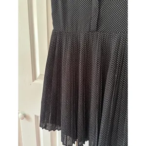Jack Wills Black White Polka Dot Sleeveless Pleated Shirt Dress Women’s US 2 thumbnail 7