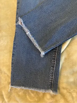 Women’s American Eagle Classic Stretch Mom Straight Jeans in Medium Blue Size 8 thumbnail 2