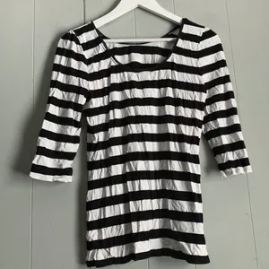 White House | Black Market B&W 3/4 Sleeve Striped Ballet Neck Top M thumbnail 2
