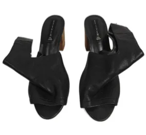 Womens Steve Madden Venue Black Leather Heeled Sandals Size 6M thumbnail 1