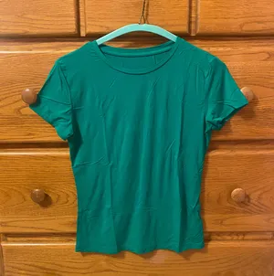 Amazon Green Top thumbnail 1