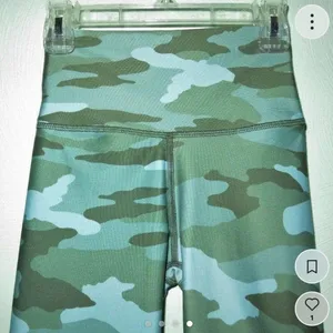 OFFLINE By Aerie Real Me Xtra Hold Up! 7" Camo Bike Short Size Small thumbnail 4