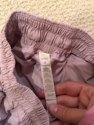 Lululemon light purple 2.5 hotty hot shorts thumbnail 4