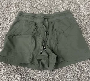 Lululemon Shorts thumbnail 1