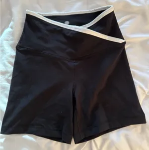 Yogalicious Biker Shorts High-Waisted thumbnail 1