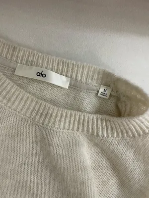 ALO Yoga NWT Unisex Wool Cashmere New Class Crewneck Sweater Bone Heather Size M thumbnail 11