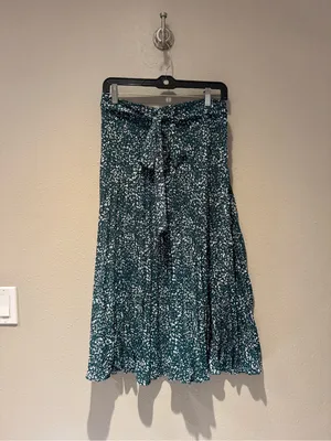 Emerald Green Printed Pleated Midi Skirt thumbnail 3
