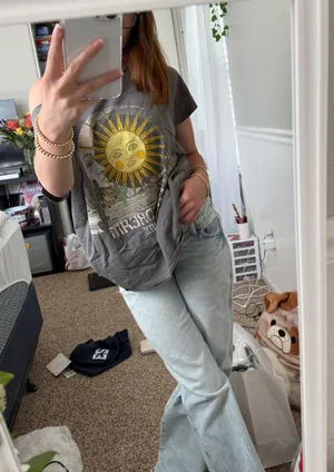 Graphic Tilly's Tee thumbnail 1