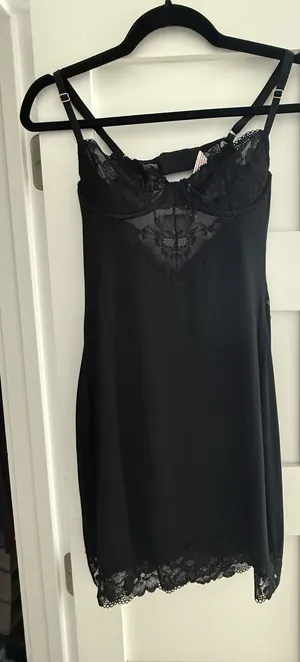 Victoria's Secret Black Lace-Trim Slip Chemise thumbnail 1