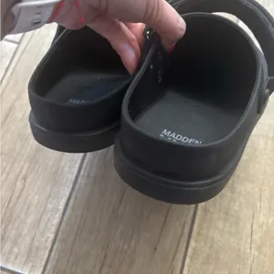 Madden NYC Black Slip thumbnail 4