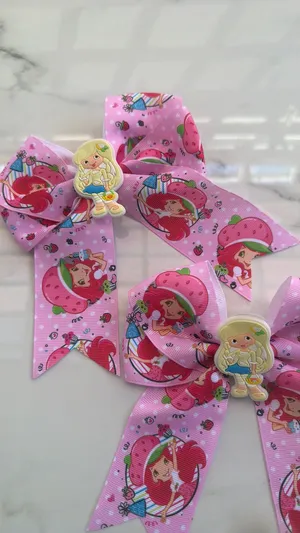 Adorable set of 2 Strawberry Shortcake-inspired hair bows thumbnail 4