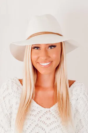 Cream Hat thumbnail 4