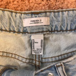 Forever 21 High Rise Distressed Drawstring Shorts Womens Size 28 - 8" Inseam thumbnail 4