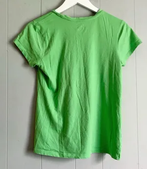 Nike Women's Dri-FIT One Short-Sleeve Tiny Fit Performance Tee M thumbnail 2
