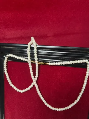 Avon signed white 5mm acrylic pearl bead necklace 33” thumbnail 3