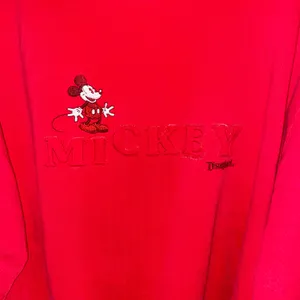 Disney Disneyland Resort Vintage Red Embroidered Sweatshirt Adult Size XL thumbnail 2