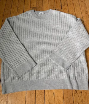 Aritzia 100 percent wool Light Gray Cable Knit Crewneck Sweater size M EUC thumbnail 1