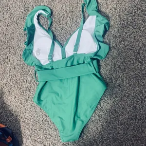 Davi &‎ Dani Green One-piece Swimsuit Belted sz S bathing suit thumbnail 4