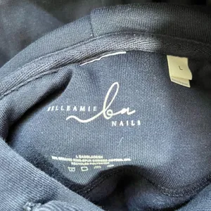Source Unknown New Navy Blue "Belle Amie Nails: The Nail Artist" Graphic Hoodie Sweatshirt L thumbnail 4