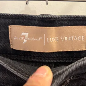 7 For All Mankind Luxe Vintage Cropped Flare Jeans Black Raw Hem Size 28 thumbnail 2