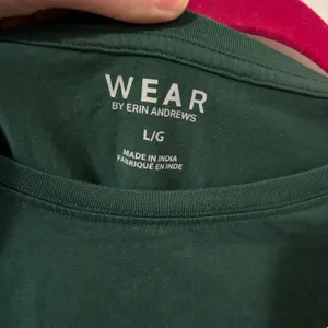 Wear By Erin Andrews Michigan State Tshirt thumbnail 4