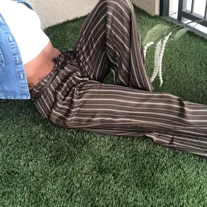 Sisley Silk Pants Size 8 Brown thumbnail 2