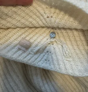 Anthropologie Knitted & Knotted ivory soft eyelash sleeves sweater thumbnail 5