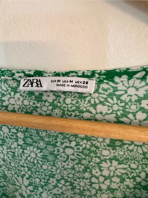Zara Green and White Floral V-Neck Midi Dress thumbnail 4