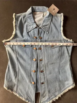 Women’s Vintage Sleeveless Light Wash Denim Vest with Frayed Edges Size M NOS thumbnail 7