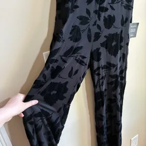 NWT Lulus black velvet strapless jumpsuit floral women's size large formal wear thumbnail 4