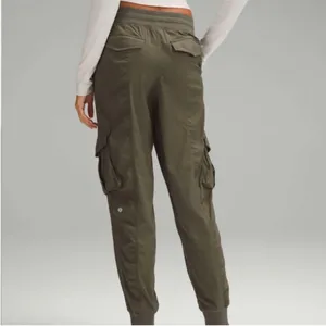 Lululemon Dance Studio Relaxed-Fit Mid-Rise Cargo Jogger Army Green size m thumbnail 3