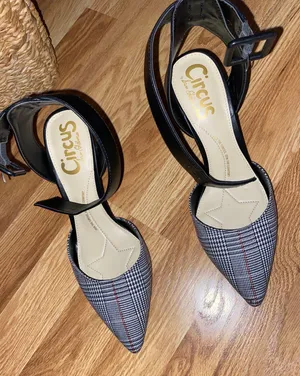 Heels  thumbnail 2