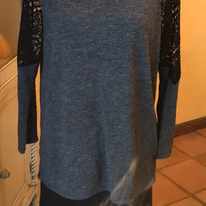 Old Navy 2 tops Medium thumbnail 2