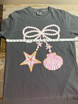 Comfort Colors PepperTee with Pearl Bow and Pastel Seashells thumbnail 5
