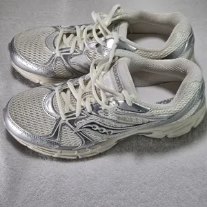 Saucony Ride Millennium Silver Cream Metallic Sneakers Women’s 10 NWOT thumbnail 5