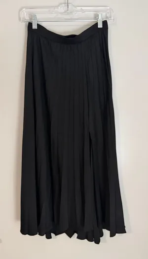 Banana Republic Black Midi Pleated Skirt thumbnail 1
