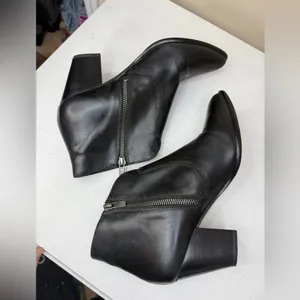 Frye Jennifer Black Leather Ankle Boots Sz 8 Western Americana Country thumbnail 14
