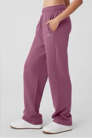 NWT Alo Yoga Women’s Accolade Straight Leg Sweatpant Soft Mulberry Size M thumbnail 1