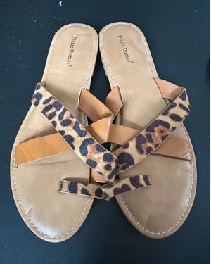 Pierre Dumas Leopard Flip Flop‎ in 10 NWOB thumbnail 1