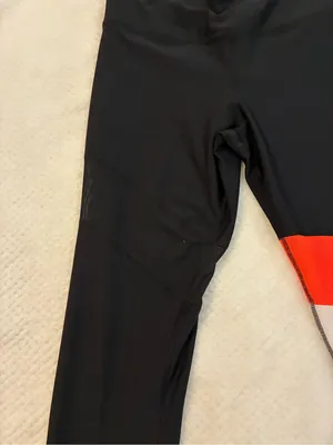 Nike 3/4 length Women’s Black, Orange & White Athletic Leggings Size Medium thumbnail 3