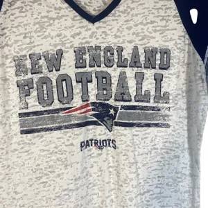 NFL New England Patriots Lightweight Short Sleeve T-Shirt Women’s Small thumbnail 3