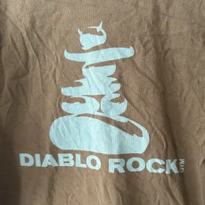 Next Level Apparel Diablo Rock Touchstone Climbing Brown T-Shirt Size M thumbnail 7