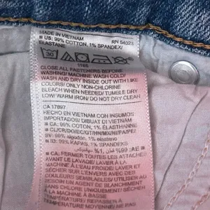 Old Navy Boyfriend Jeans Light Wash Distressed Denim Size‎ 6 thumbnail 6