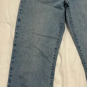 Levi’s 501 Blue Jeans Size 26 thumbnail 4